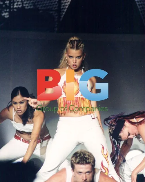 Jessica Simpson Performs on 'Dreamchaser' Tour