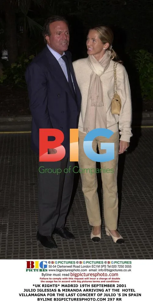 Julio Iglesias & Miranda Arrive at Hotel