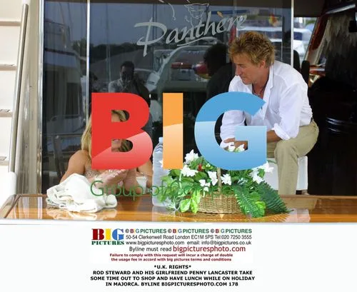 Rod Stewart and Girlfriend Shop in Majorca