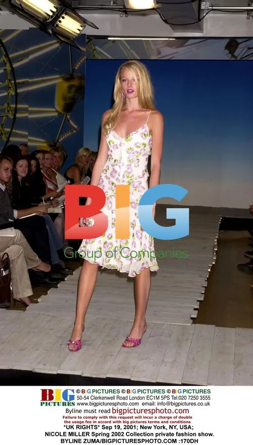 NICOLE MILLER Spring 2002 Collection Fashion Show