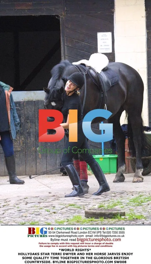 Hollyoaks Star Terri Dwyer and Horse Jarvis in Countryside