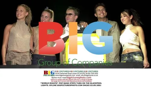 Steps Perform at Blackpool Lights Event