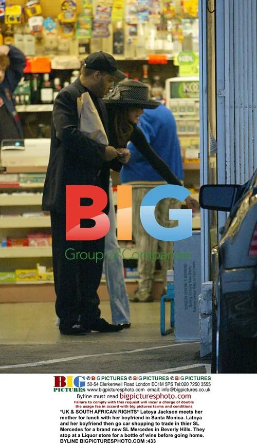 Latoya Jackson meets mom, goes shopping