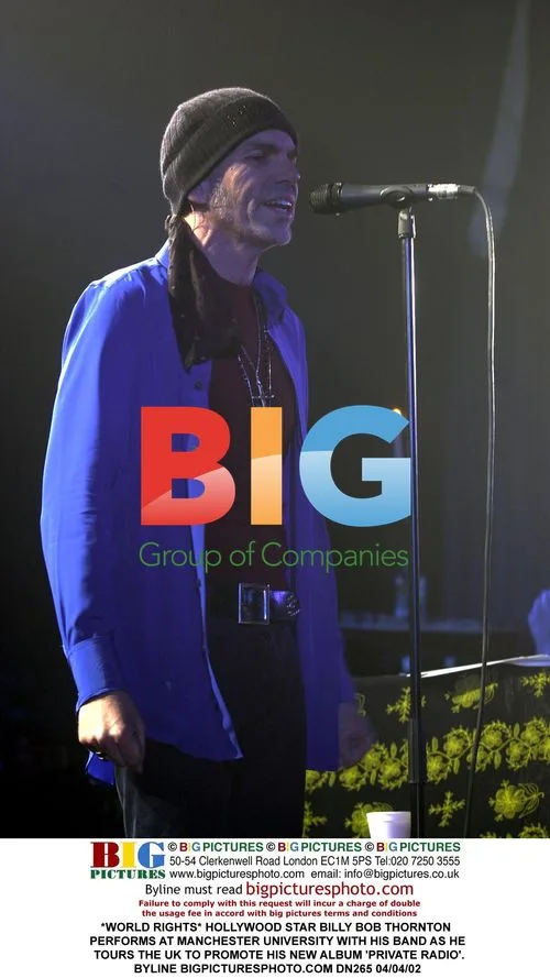 Billy Bob Thornton Performs in Manchester