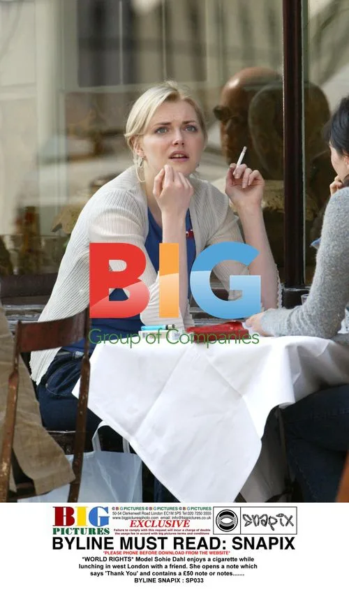 Sophie Dahl Lunching with Friend