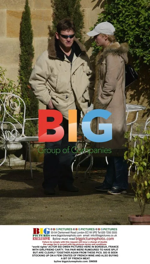 Sid Owen Spotted with Girlfriend in Bordeaux