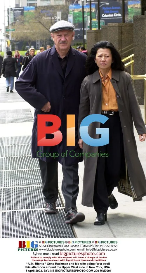 Gene Hackman and wife strolling in NYC