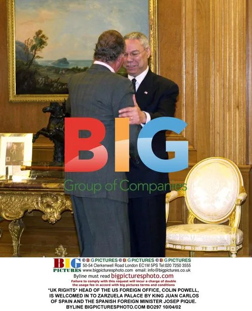 Colin Powell welcomed to Zarzuela Palace by Spanish royals