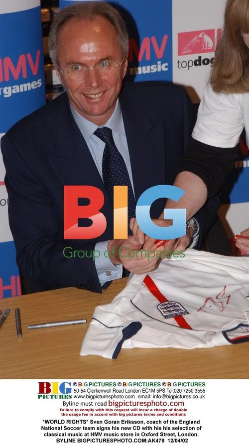 Sven Goran Eriksson signs music CD