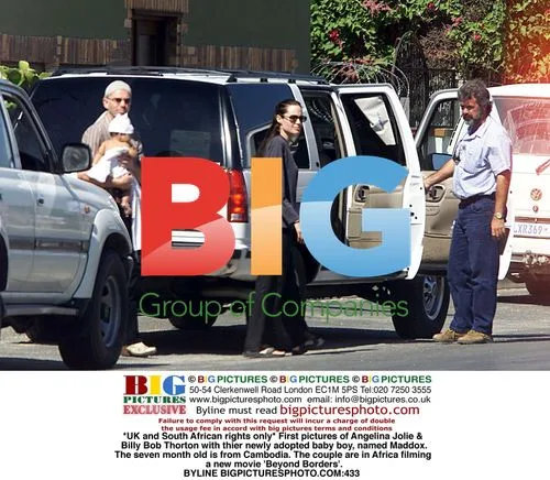 Angelina Jolie & Billy Bob Thorton adopt Cambodian baby