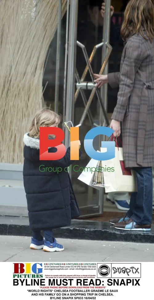 Graeme Le Saux's family shopping trip