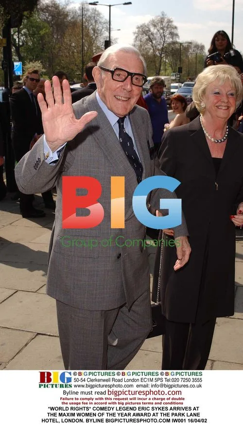 Comedy legend Eric Sykes at Maxim Women of the Year Award