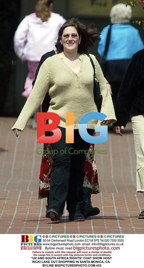 Ricki Lake Shopping in Santa Monica