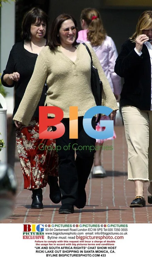 Ricki Lake Shopping in Santa Monica