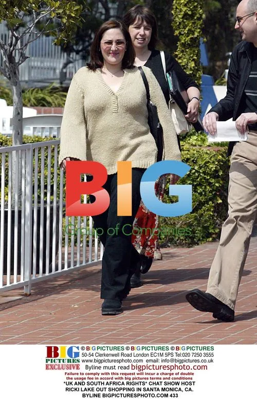 Ricki Lake Shopping in Santa Monica