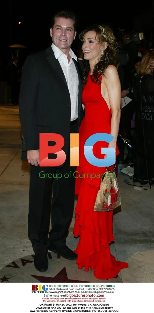 RAY LIOTTA and wife at 2002 Oscars Vanity Fair Party