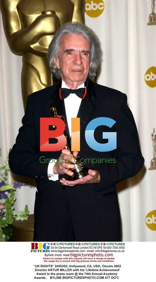 Director Artur Miller Accepts Lifetime Achievement Award
