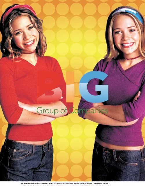 Ashley and Mary-Kate Olsen in studio