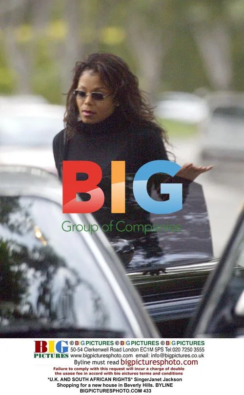 Janet Jackson Shopping for House in Beverly Hills