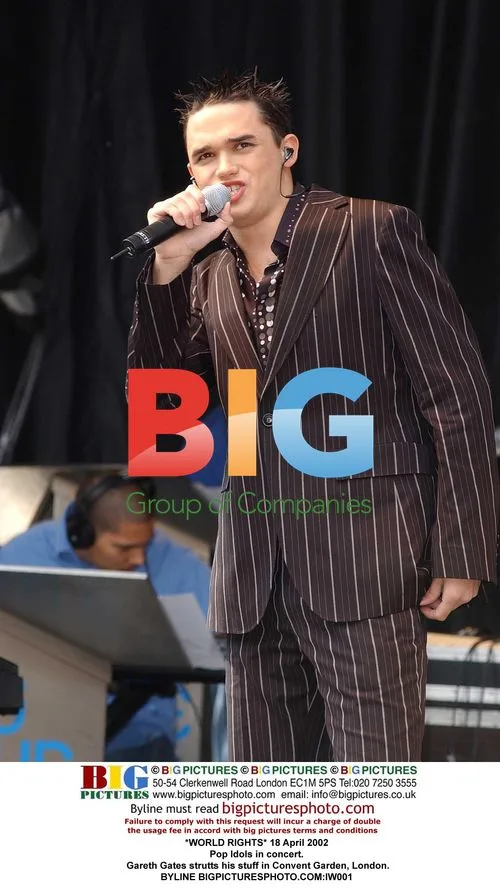 Pop Idols in concert, Gareth Gates performs