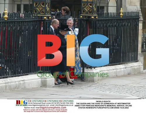 Queen and Duke of Edinburgh at memorial