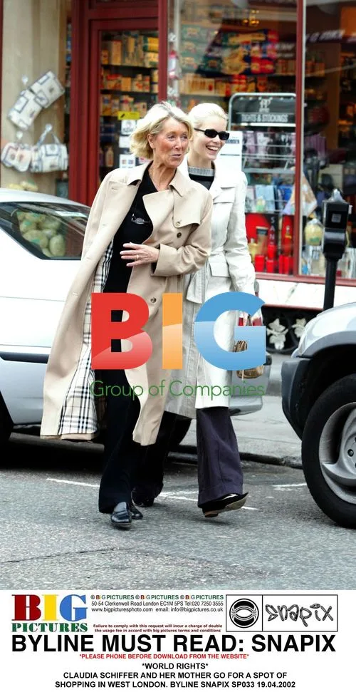 Claudia Schiffer and Mother Shopping in London