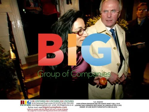 Sven Gran Eriksson and Nancy Dell Olio leave dinner