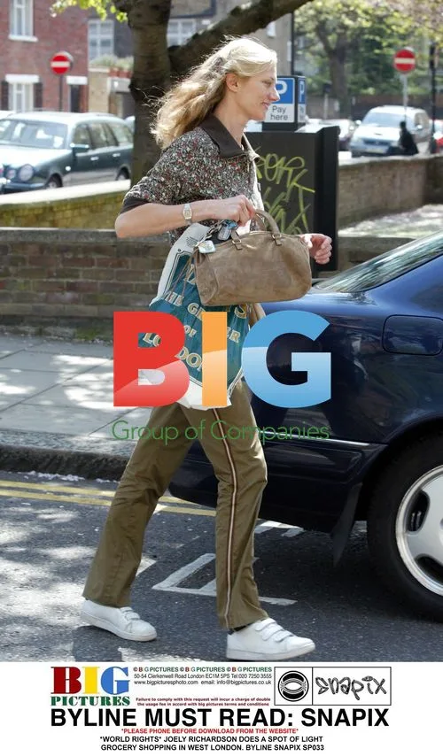Joely Richardson Shopping in West London
