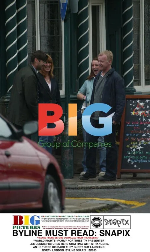 Les Dennis Chatting with Strangers
