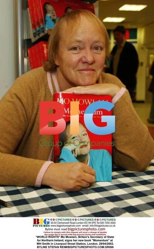 Mo Mowlam Signing Book "Momentum"