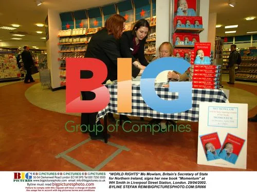 Mo Mowlam signs book "Momentum" in London