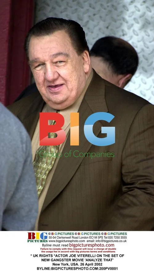 Actor Joe Viterelli on set of 'Analyze That'