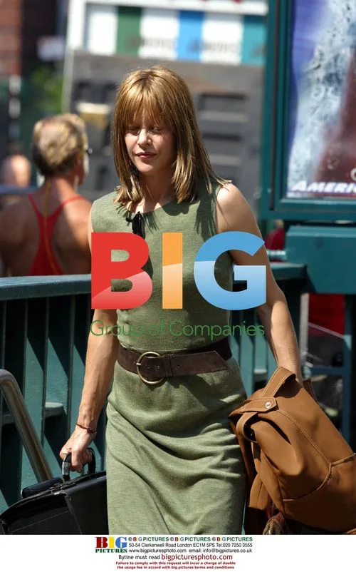 Meg Ryan on set of "In The Cut", 2002