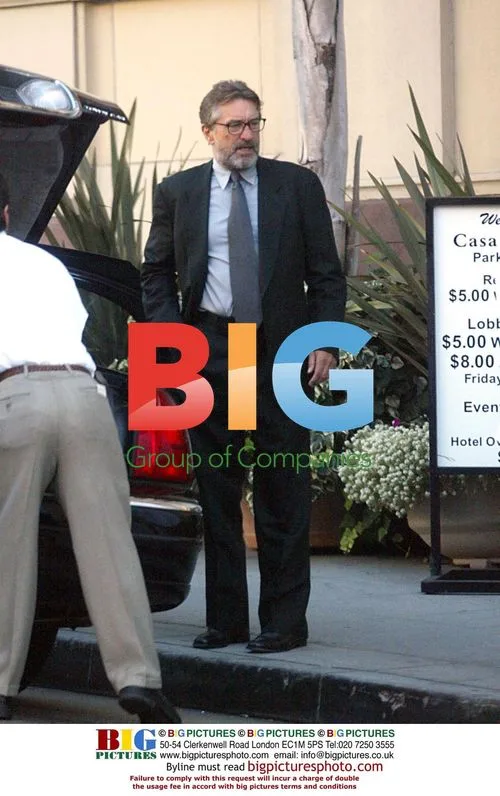 Robert Deniro Upset as He Leaves Hotel