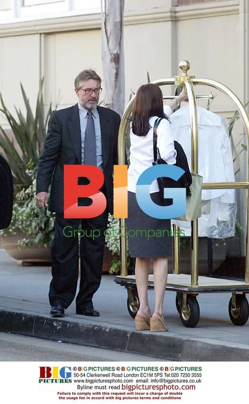 Robert Deniro Upset With Assistant Outside Hotel