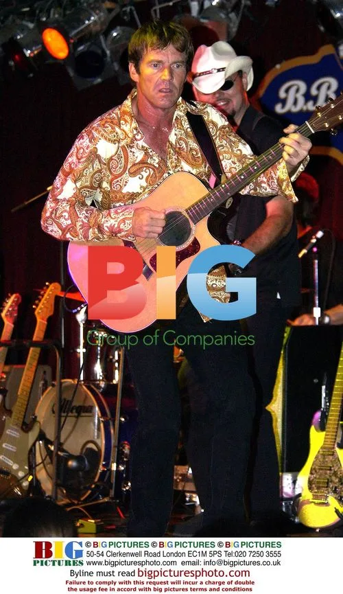 Dennis Quaid Performs with Band "The Sharks"