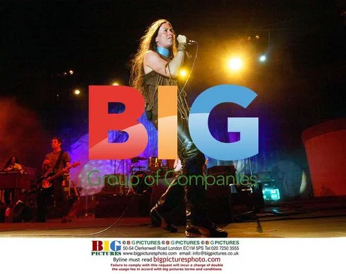 Alanis Morissette Performs in Italy