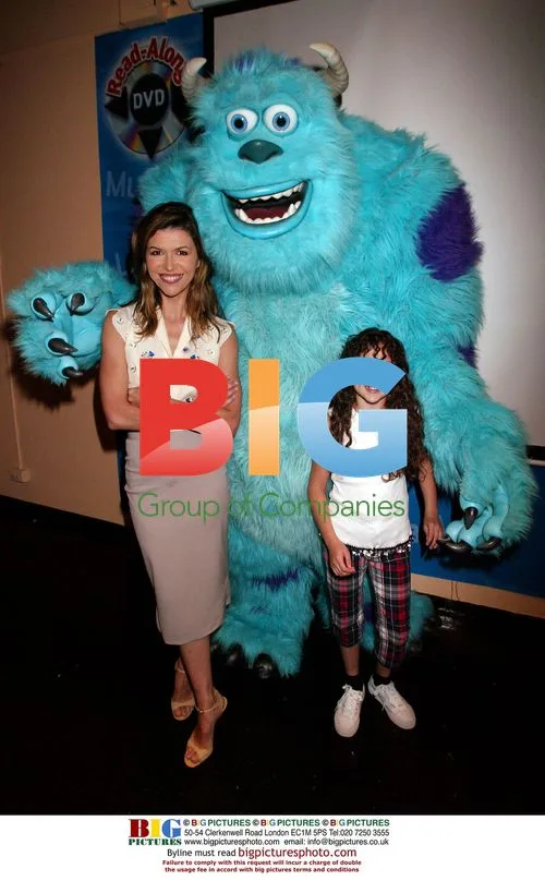 Finola Hughes, Hallie Kate Eisenberg at Children's Museum Event