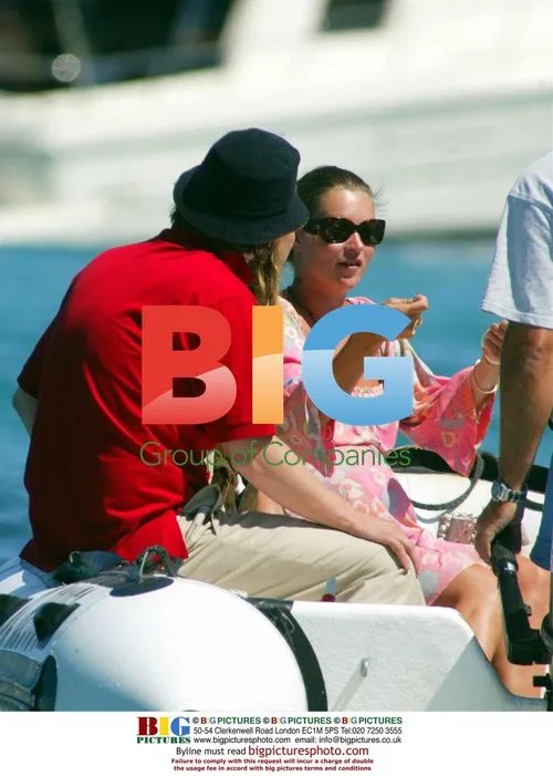 Pregnant Kate Moss on holiday in St Tropez