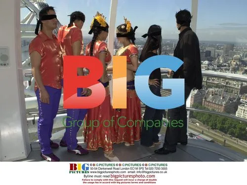 Cast of Bombay Dreams on the London Eye