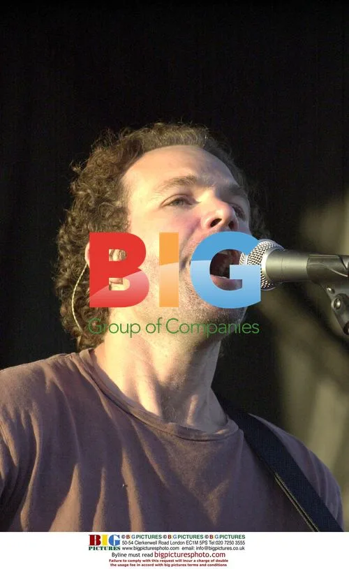 Singer John Ondrasik of Five for Fighting performs