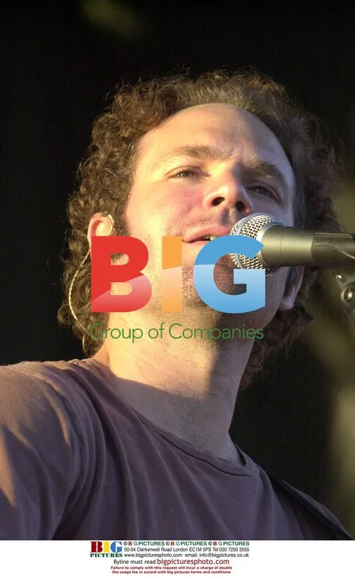 John Ondrasik of 'Five for Fighting' performs