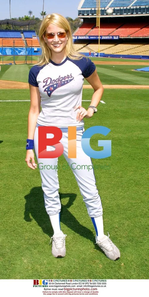 Lori Heuring at 2002 Hollywood Stars Baseball game