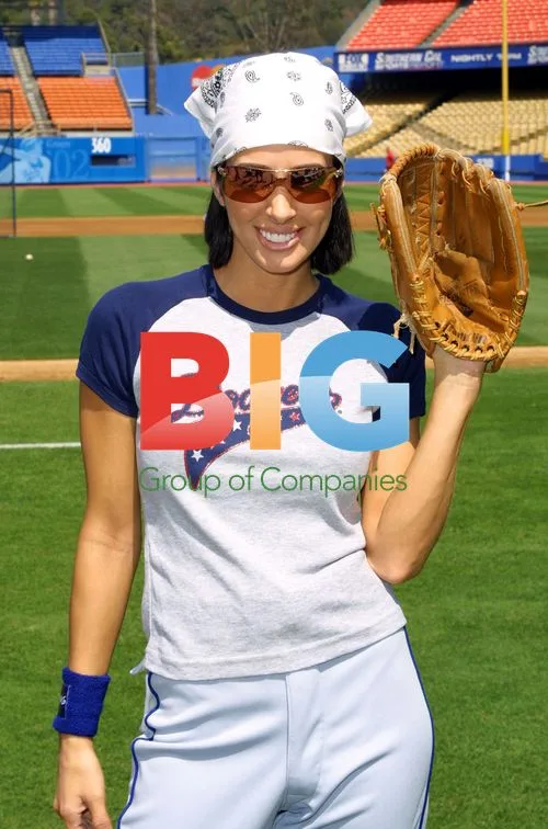 Amy Weber @ 2002 Hollywood Stars Baseball game