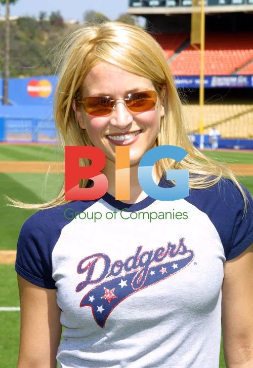 Lori Heuring at 2002 Hollywood Stars Baseball game