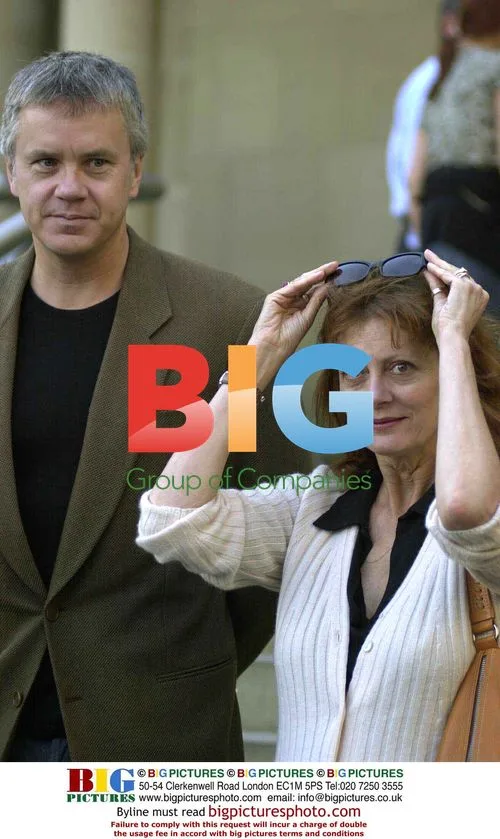Tim Robbins and Susan Sarandon Leave Hotel