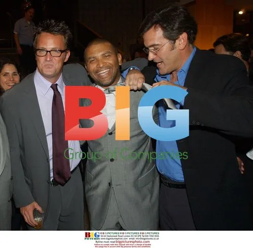 "Serving Sara" cast at premiere party