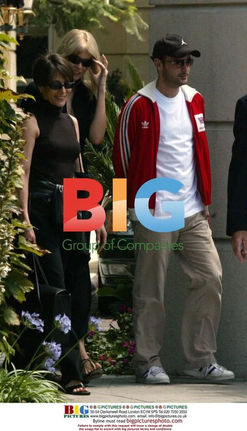 Claudia Schiffer Maternity Shopping in LA