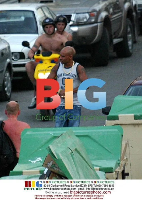 Goldie and Fiance Dine in Ibiza