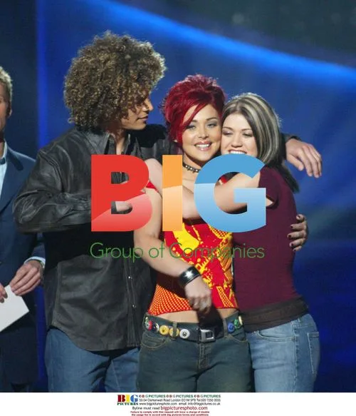 Justin Guarini, Nikki McKibbin, and Kelly Clarkson at American Idol